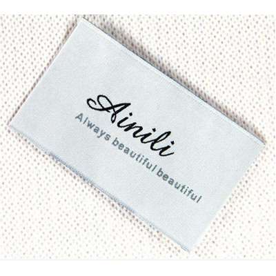 Wholesale fashionable clothes fabric label with custom logo